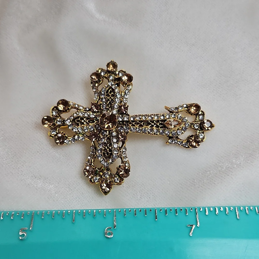 Women's Rhinestone Cross Brooch Retro Style Pin Gold Tone NWOT Elegant Fashion